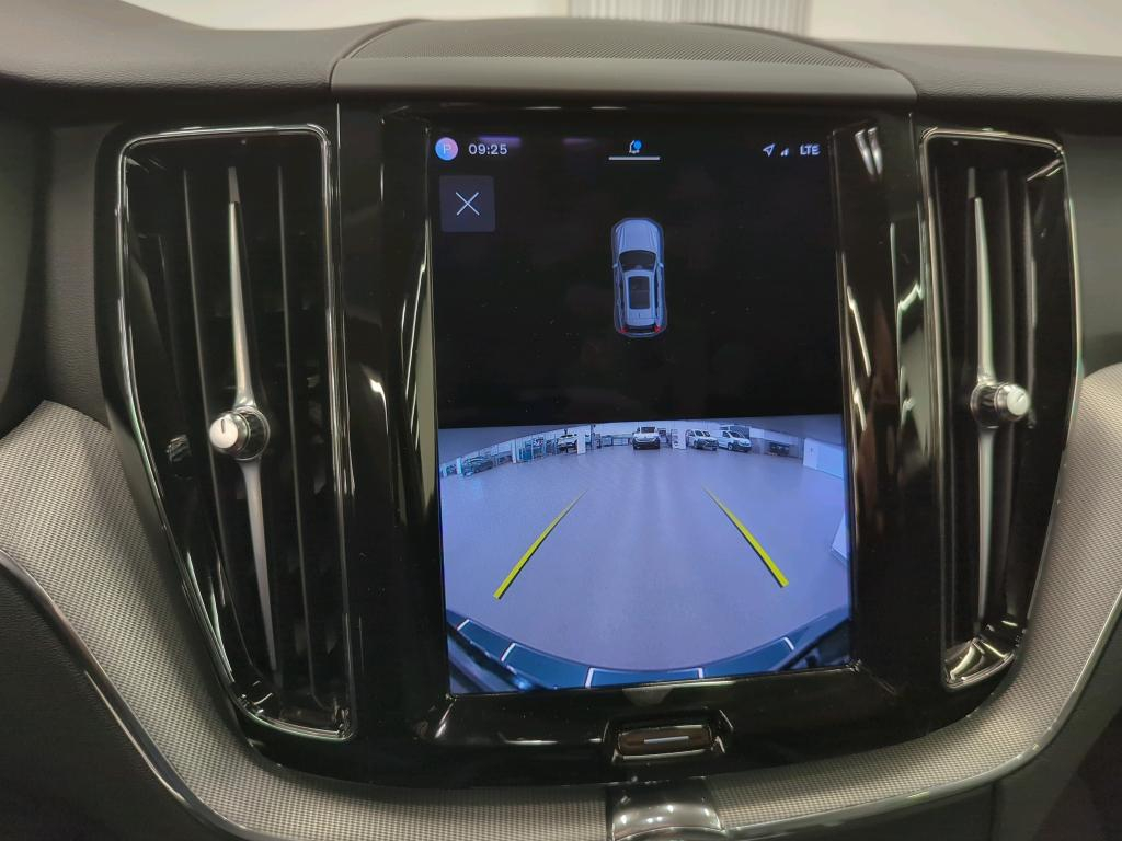 Volvo XC60 2.0 B4 P MHEV CORE GEARTRONIC